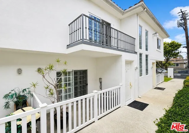Homes for sale in Inglewood, CA | 418 E Hardy St #2, Inglewood, CA 90301 | MLS# 26840249