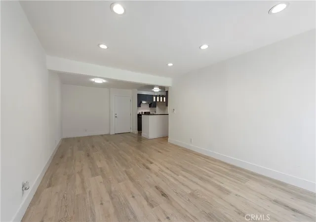 4th image of 18620 Hatteras St #169, Tarzana, CA 91356 | MLS# SR26115414
