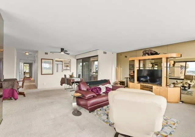 Photo 4 of Condo for sale at 230 W Laurel St #506, San Diego, CA 92101 | MLS# PTP2604125 | Listing updated on 2026-10-28