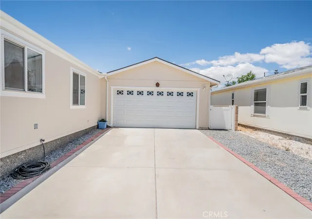 Photo 3 of Manufactured home for sale at 22241 Nisqually #59, Apple Valley, CA 92308 | MLS# DW26116850 | Listing updated on 2026-10-03