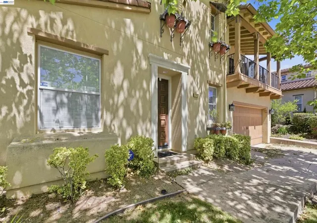 2nd image of 282 Drummond Dr, Hayward, CA 94542 | MLS# 41136502