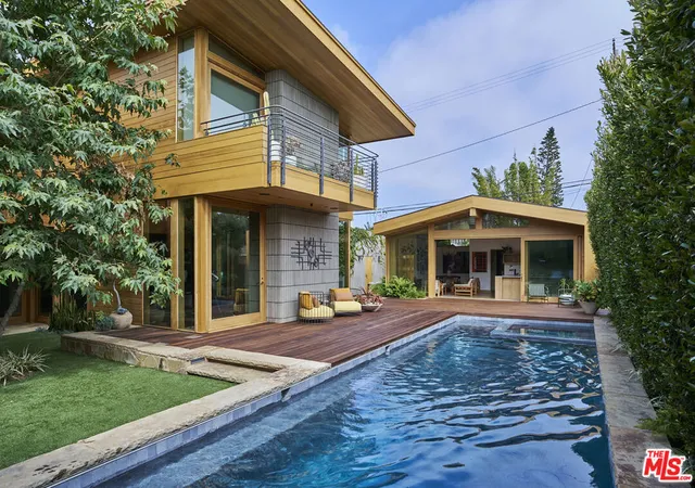 2nd image of 746 Milwood Ave, Venice, CA 90291 | MLS# 26830981