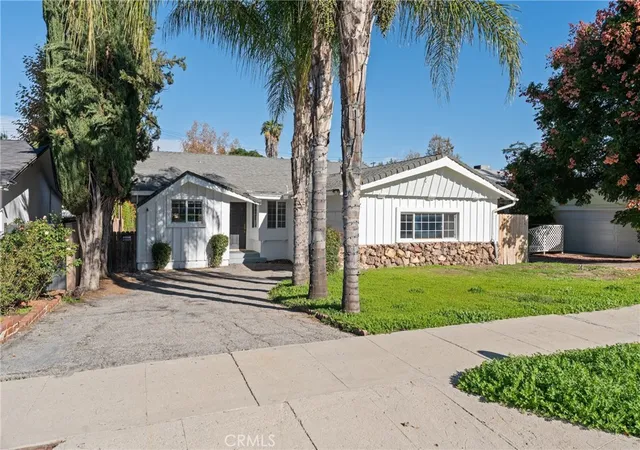 1st image of 22727 Collins St, Woodland Hills, CA 91367 | MLS# SR26108601