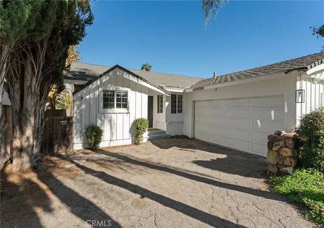 4th image of 22727 Collins St, Woodland Hills, CA 91367 | MLS# SR26108601