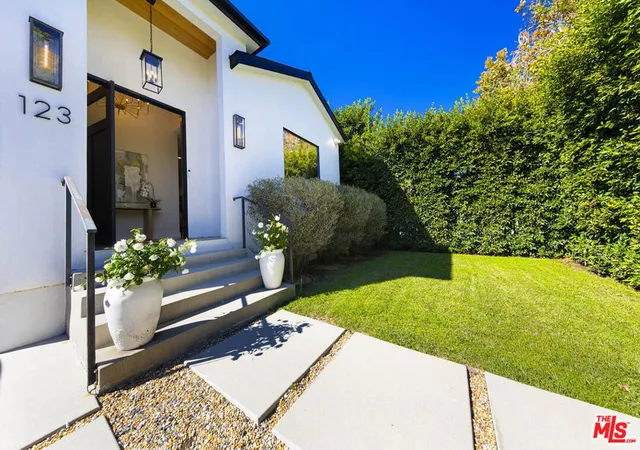 Photo 2 of Sale Pending at 123 S Kilkea Dr, Los Angeles, CA 90048 | MLS# 26840103 | Listing updated on 2026-09-02