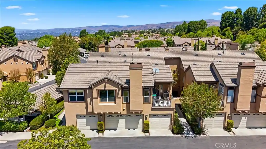 Townhouse for sale at 1176 S Country Glen, Anaheim, CA 92808 | MLS# SR26116538