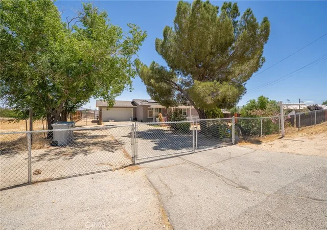 Homes for sale in Hesperia, CA | 11945 Bornite Ave, Hesperia, CA 92345 | MLS# IV26114958