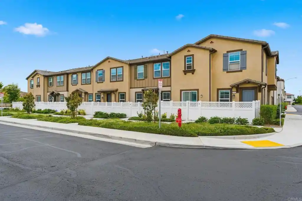 Listing Photo 2 - Condo for sale in 34495 Agave Dr located at 34495 Agave Dr, Winchester, CA 92596 - Unit #6108