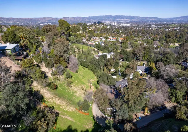 3rd image of 4619 Ensenada Dr, Woodland Hills, CA 91364 | MLS# 226002517