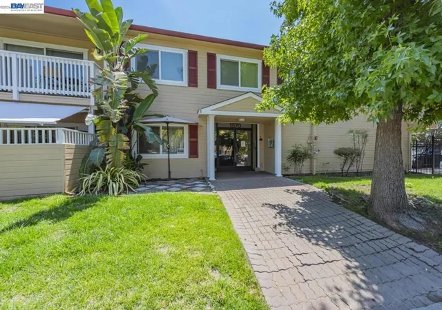 Homes for sale in San Leandro, CA | 1570 165th Ave #104, San Leandro, CA 94578 | MLS# 41136538