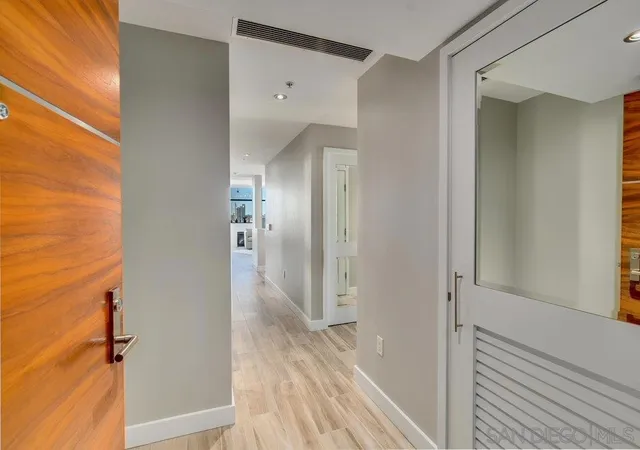 2nd image of 700 W E St #2404, San Diego, CA 92101 | MLS# 260013093SD