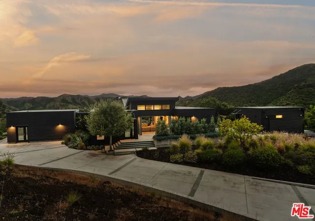 Homes for sale in Agoura Hills, CA | 3649 Kanan Rd, Agoura Hills, CA 91301 | MLS# 26840437