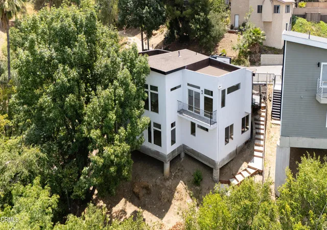 Homes for sale in Los Angeles, CA | 2409 Yorkshire Dr, Los Angeles, CA 90065 | MLS# P1-27366