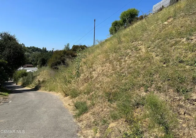 3rd image of 20905 Calimali Rd, Woodland Hills, CA 91364 | MLS# 226002522