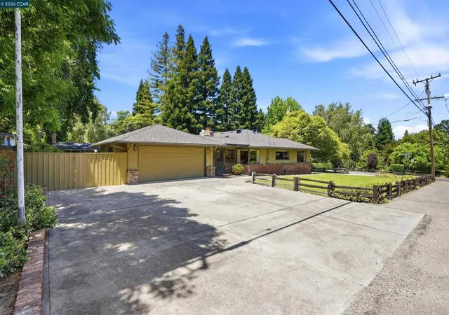 3rd image of 306 W Prospect Ave, Danville, CA 94526 | MLS# 41136563