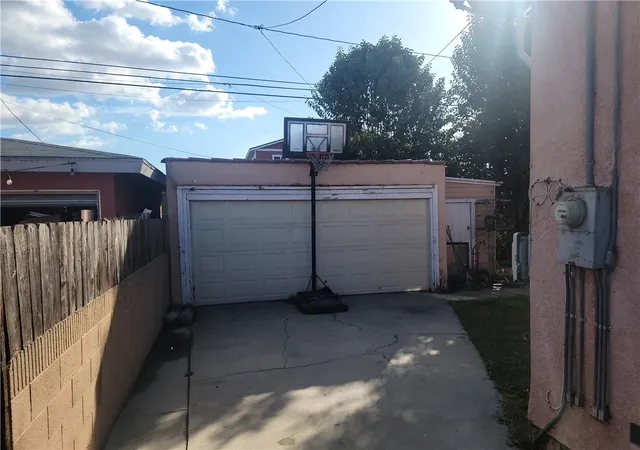 Homes for sale in Long Beach, CA | 34 E 53rd, Long Beach, CA 90805 | MLS# OC26117186