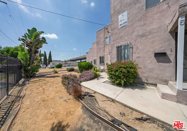 3rd image of 517 W 117Th St, Los Angeles, CA 90044 | MLS# 26840523