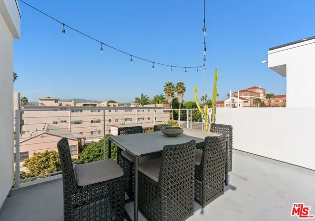 Homes for sale in Santa Monica, CA | 1244 14th Street, Santa Monica, CA 90404 | Houzeo