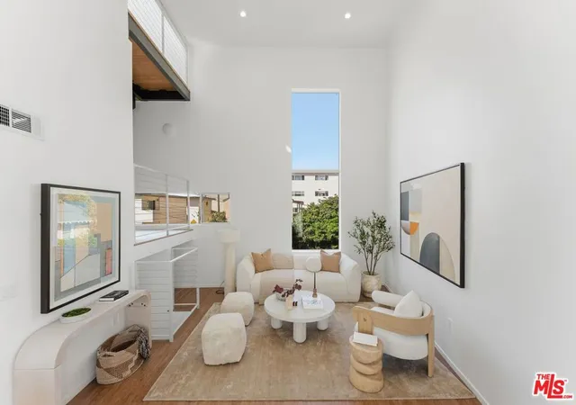 Homes for sale in Santa Monica, CA | 1244 14th St #E, Santa Monica, CA 90404 | MLS# 26840473
