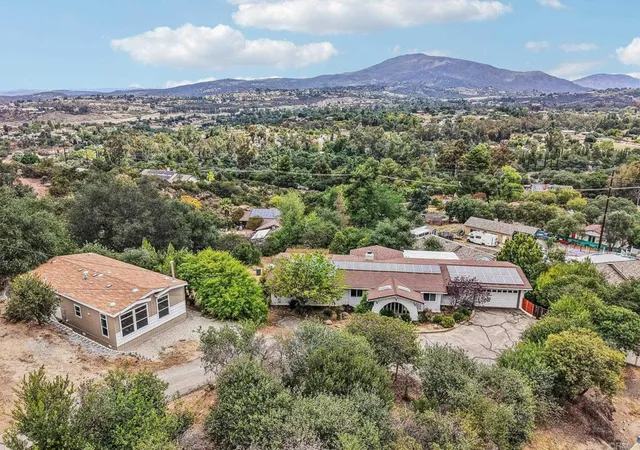 2nd image of 1052 Ranchito Vis, Alpine, CA 91901 | MLS# PTP2604139