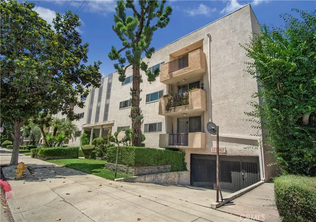 2nd image of 12955 Riverside Dr #102, Sherman Oaks, CA 91423 | MLS# SR26115759