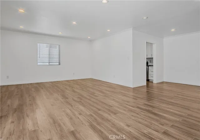 5th image of 12955 Riverside Dr #102, Sherman Oaks, CA 91423 | MLS# SR26115759