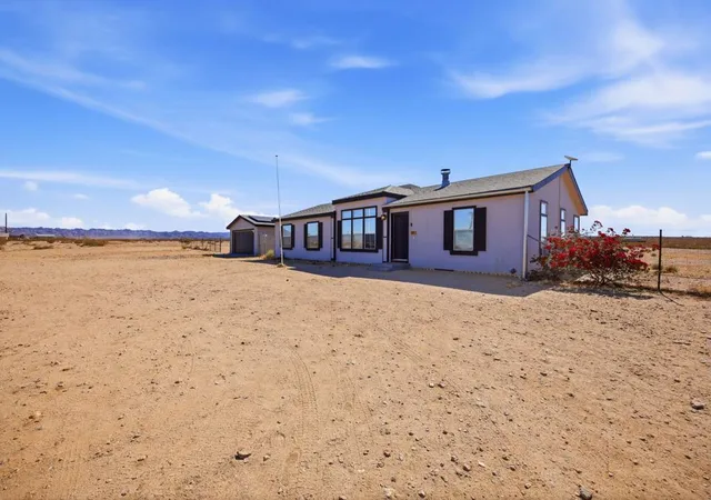 Homes for sale in 29 Palms, CA | 1184 Lear Ave, 29 Palms, CA 92277 | MLS# 219148527DA