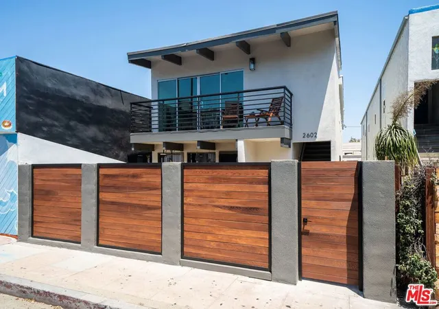 35th image of 2602 Pacific Ave, Venice, CA 90291 | MLS# 26838953