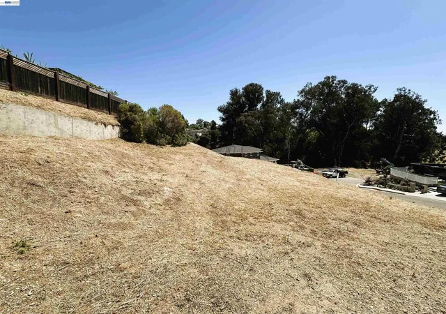 3rd image of 24366 Israel Ct, Hayward, CA 94541 | MLS# 41136596