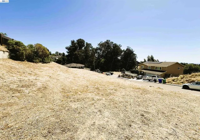 4th image of 24366 Israel Ct, Hayward, CA 94541 | MLS# 41136596