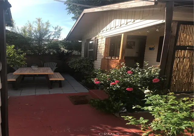 Photo 2 of Sale Pending at 215 S Broadway, Redondo Beach, CA 90277 | MLS# SB26117193 | Listing updated on 2026-09-17