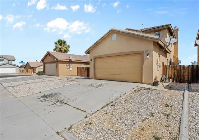 3rd image of 13736 Sunshine Ter, Victorville, CA 92394 | MLS# IG26116409