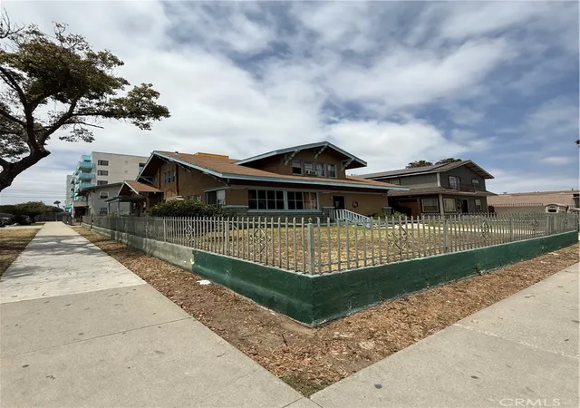 Photo 3 of Multi family home for sale at 1403 Elm, Long Beach, CA 90813 | MLS# DW26117307 | Listing updated on 2026-10-01