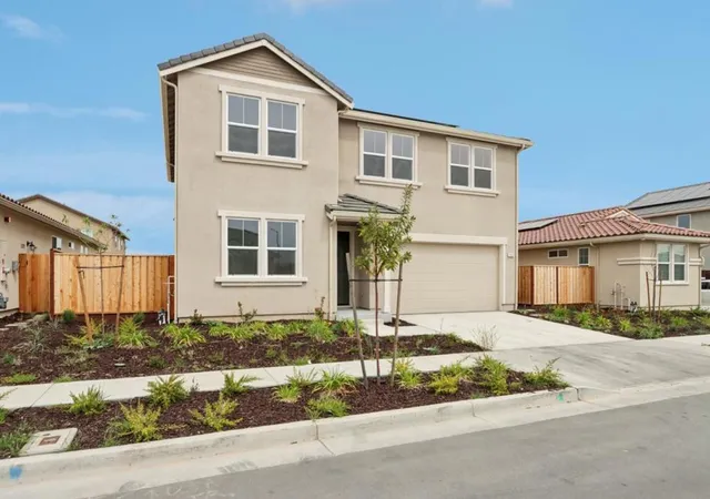 2nd image of 1890 Peony St, Hollister, CA 95023 | MLS# ML82049186