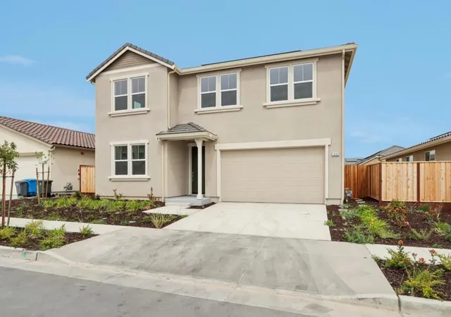 3rd image of 1890 Peony St, Hollister, CA 95023 | MLS# ML82049186