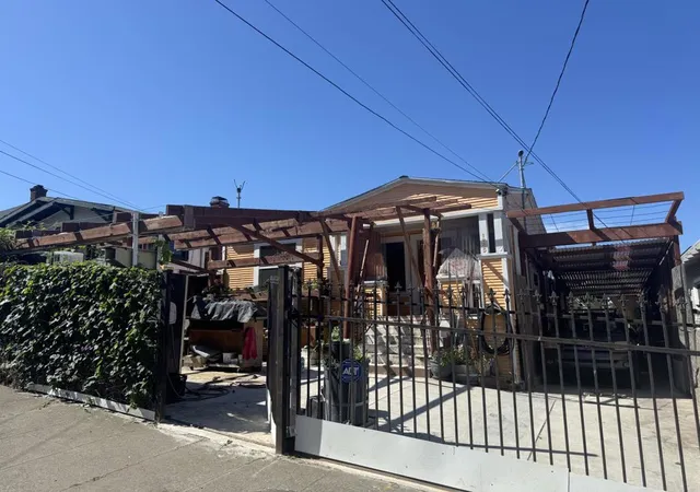 1st image of 1925 E 27th St, Oakland, CA 94606 | MLS# ML82049190