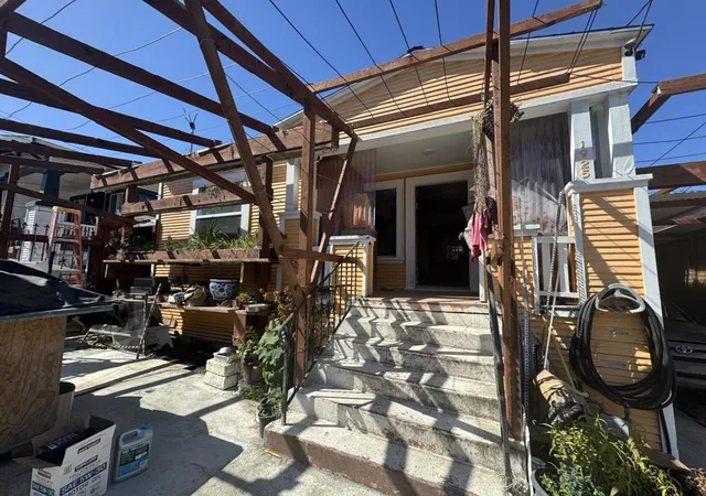 Photo 2 of Single family home for sale at 1925 E 27th Street, Oakland, CA 94606 | MLS# ML82049190 | Listing updated on 2026-09-05