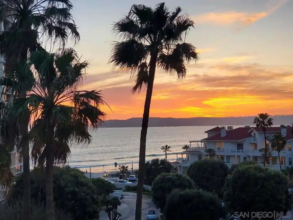 Listing Photo 1 - Condo for sale in 1710 Avenida Del Mundo located at 1710 Avenida Del Mundo, Coronado, CA 92118 - Unit #403