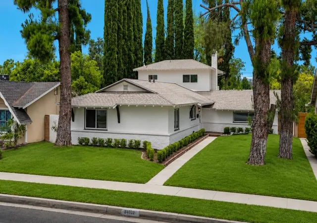 1st image of 24022 Vanowen St, West Hills, CA 91307 | MLS# ML82049194