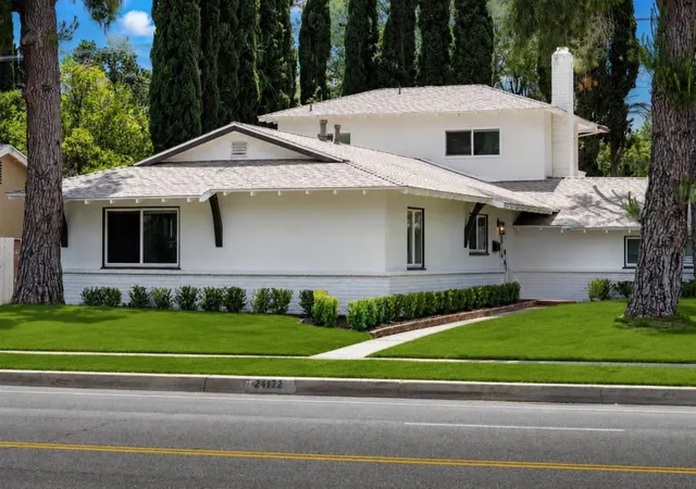 2nd image of 24022 Vanowen St, West Hills, CA 91307 | MLS# ML82049194