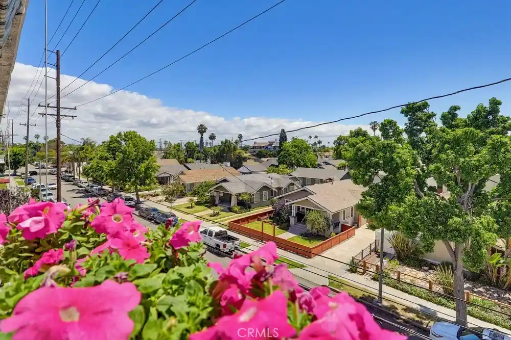 Photo 1 of Condo for sale at 363 Newport Ave #302, Long Beach, CA 90814 | MLS# PW26113744 | Listing updated on 2026-10-17