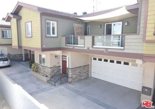 Homes for sale in Redondo Beach, CA | 2516 Gates Ave #B, Redondo Beach, CA 90278 | MLS# 26840671