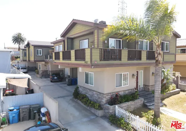 Homes for sale in Redondo Beach, CA | 2516 Gates Ave #B, Redondo Beach, CA 90278 | MLS# 26840671