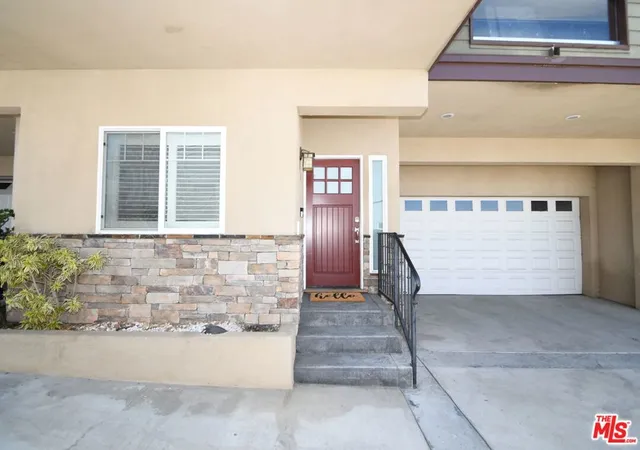 Homes for sale in Redondo Beach, CA | 2516 Gates Ave #B, Redondo Beach, CA 90278 | MLS# 26840671