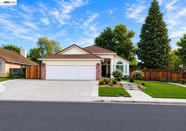 Photo 2 of Sale Pending at 425 Beverly St, Livermore, CA 94550 | MLS# 41136643 | Listing updated on 2026-07-05