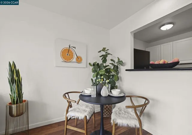 5th image of 470 N Civic Dr, Walnut Creek, CA 94596
