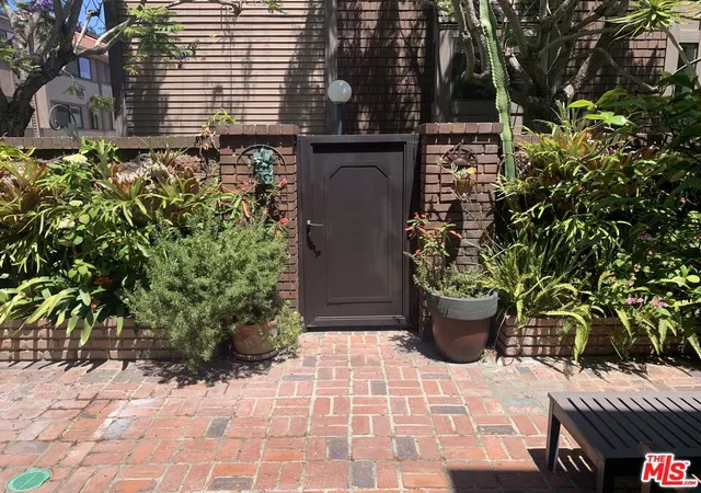 Listing Photo 4 - Condo for sale in building located at 4535 Alla Rd, Marina Del Rey, CA 90292 - Unit #1