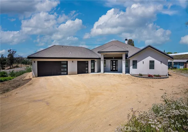 Photo 2 of Single family home for sale at 40088 Walcott Ln, Temecula, CA 92591 | MLS# SW26116641 | Listing updated on 2026-10-06
