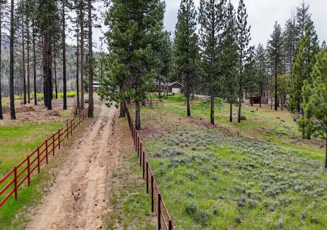 4th image of 469600 Amesbury Dr, Susanville, CA 96130 | MLS# ML82049244