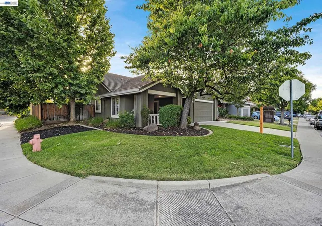 Homes for sale in Livermore, CA | 1106 Baltusrol Ct, Livermore, CA 94551 | MLS# 41136681